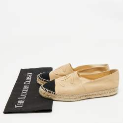 Pre Owned Chanel Beige/Black Fabric and Leather CC Logo Espadrilles Size 38
