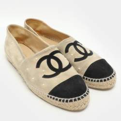 Pre Owned Chanel Beige/Black Suede CC Cap Toe Embellished Espadrille Flats Size 41