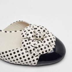 Pre Owned Chanel White/Black Polka Dots Printed Leather CC Camellia Ankle Strap Flats Size 38