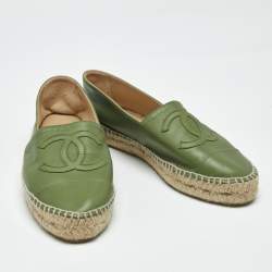 Pre Owned Chanel Green Leather CC Cap Toe Flat Espadrilles Size 38