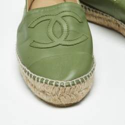 Pre Owned Chanel Green Leather CC Cap Toe Flat Espadrilles Size 38