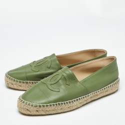 Pre Owned Chanel Green Leather CC Cap Toe Flat Espadrilles Size 38
