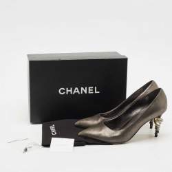 Pre Owned Chanel Metallic Grey Leather Snake Embellished Heel Pumps Size 38.5