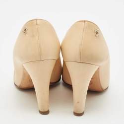 Pre Owned Chanel Beige/Black Leather Pointed Toe Pumps Size 36.5