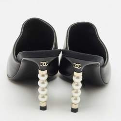Pre Owned Chanel Black Leather and Fabric Cap Toe CC Pearl Embellished Mules Size 35.5