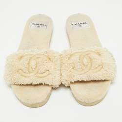 Pre Owned Chanel Cream Shearling Fur Flat Sandals Size 40