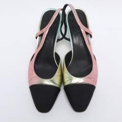 Pre Owned حذاء كعب عالي شانيل مقدمة CC جلد فضي لامع بحزام خلفي مقاس 3