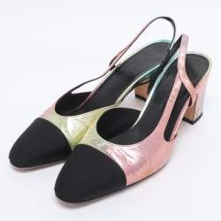 Pre Owned حذاء كعب عالي شانيل مقدمة CC جلد فضي لامع بحزام خلفي مقاس 3