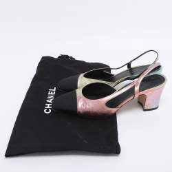 Pre Owned حذاء كعب عالي شانيل مقدمة CC جلد فضي لامع بحزام خلفي مقا س 3