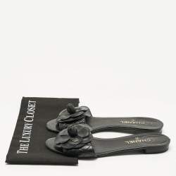 Pre Owned Chanel Black Leather CC Camellia Flat Slides Size 41.5