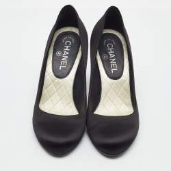 مملوكة مسبقًا حذاء كعب عالي ش انيل مقدمة مدورة كعب CC ساتان أسود مقاس 38.5