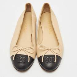 Pre Owned Chanel Beige/Black Leather CC Bow Cap Toe Ballet Flats Size 34.5