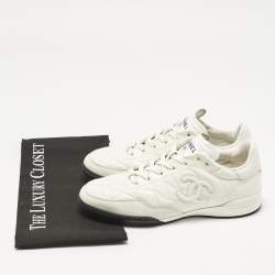Pre Owned Chanel White Quilted Nylon and Leather CC Low Top Sneaker Size 38