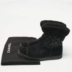 Pre Owned Chanel  Black Suede And Fur Chain Detail Ankle Boots Size 38