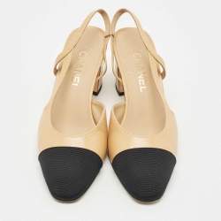 Pre Owned Chanel Beige/Black Canvas and Leather CC Cap Toe Slingback Pumps Size 38.5