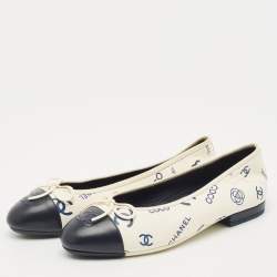 Pre Owned Chanel White/Navy Blue Leather CC Cap Toe Ballet Flats Size 38