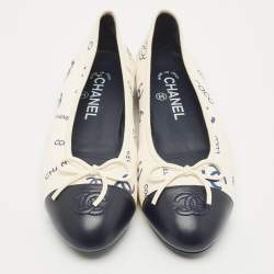 Pre Owned Chanel White/Navy Blue Leather CC Cap Toe Ballet Flats Size 38