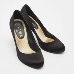 Pre Owned Chanel Black Satin CC Heel Pumps Size 37