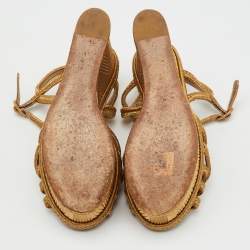 مملوكة مسبقًا صندل شانيل بلاتفورم إسفين بخيط منسوج معدني ذهبي مقاس 39