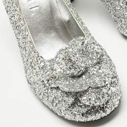 Pre Owned Chanel Metallic Silver Glitter CC Camelia Block Heel Pumps Size 39