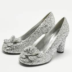 Pre Owned Chanel Metallic Silver Glitter CC Camelia Block Heel Pumps Size 39