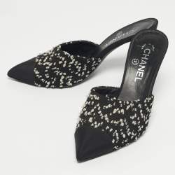 Pre Owned Chanel Black/White Canvas and Tweed CC Cap Toe Mules Size 38
