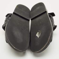 Pre Owned صندل شانيل جلد مبطن أسود سى سى داد مقاس 37