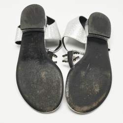 Pre Owned Chanel Metallic Silver Leather CC Thong Flat Sandals Size 38.5