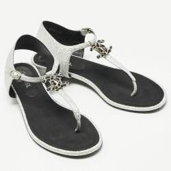 Pre Owned Chanel Metallic Silver Leather CC Thong Flat Sandals Size 38.5