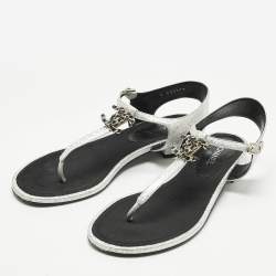 Pre Owned Chanel Metallic Silver Leather CC Thong Flat Sandals Size 38.5