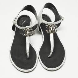 Pre Owned Chanel Metallic Silver Leather CC Thong Flat Sandals Size 38.5