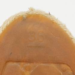 Pre Owned حذاء إسبادريل فلات شانيل قماش رمادي / أسود CC رأس مستدير مقاس 36