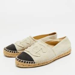 Pre Owned حذاء إسبادريل فلات شانيل قماش رمادي / أسود CC رأس مستدير مقاس 36