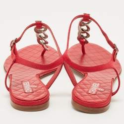 Pre Owned صندل شانيل فلات كانفاس أحمر بعروات حقيبة متوسطة مقاس 41.5