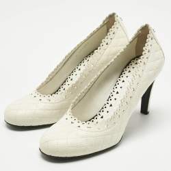 Pre Owned Chanel White Quilted Laser Cut Leather Round Toe Pumps Size 40