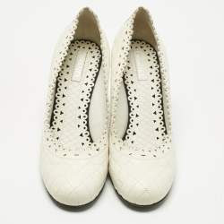 Pre Owned Chanel White Quilted Laser Cut Leather Round Toe Pumps Size 40