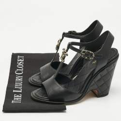 مملوكة مسبقًا Chanel Black Quilted Leather CC Chain Wedge Platform Sandals Size 38.5