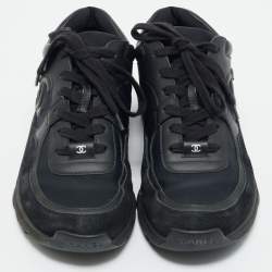 Pre Owned Chanel Black/Navy Blue Fabric and Leather CC Low Top Sneakers Size 39