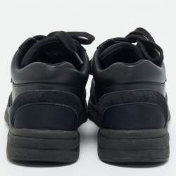 Pre Owned Chanel Black/Navy Blue Fabric and Leather CC Low Top Sneakers Size 39