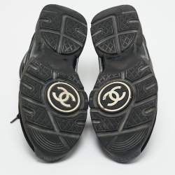 Pre Owned Chanel Black/Navy Blue Fabric and Leather CC Low Top Sneakers Size 39