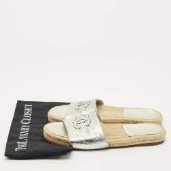Pre Owned Chanel Silver Leather CC Espadrille Slides Sandals Size 39