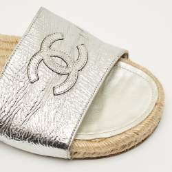 Pre Owned Chanel Silver Leather CC Espadrille Slides Sandals Size 39