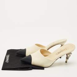 Pre Owned Chanel Cream Canvas and Leather CC Pointed Toe Slide Sandals Size 38