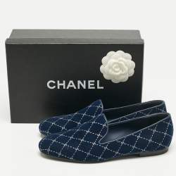 Pre Owned Chanel Blue Quilted Velvet CC Smoking Slippers Size 39