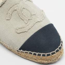 Pre Owned Chanel Off Cream/Black Canvas CC Cap Toe Espadrille Flats Size 39