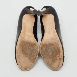 Pre Owned Chanel Black Leather and Fabric Cap Toe CC Faux Pearl Heel Pumps Size 41