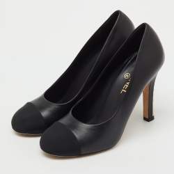 Pre Owned Chanel Black Leather and Fabric Cap Toe CC Faux Pearl Heel Pumps Size 41