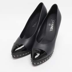 Pre Owned Chanel Navy Leather CC Cap Toe Chain Detail Platform Pumps Size 40