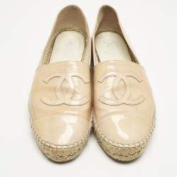 مملوكة مسبقًا Chanel Beige Patent Leather CC Cap Toe Espadrille Flats Size 38