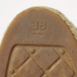 مملوكة مسبقًا Chanel Beige Patent Leather CC Cap Toe Espadrille Flats Size 38